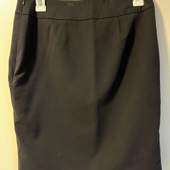 Classy Womens skirt with front detail - Picture 3 of 4